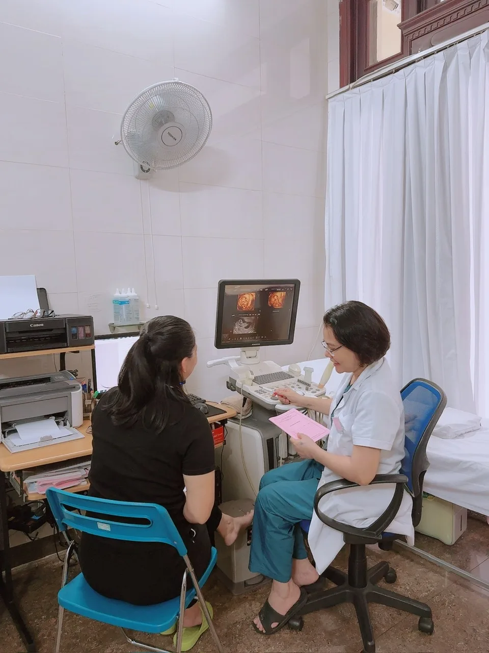 Khám và điều trị bệnh phụ khoa